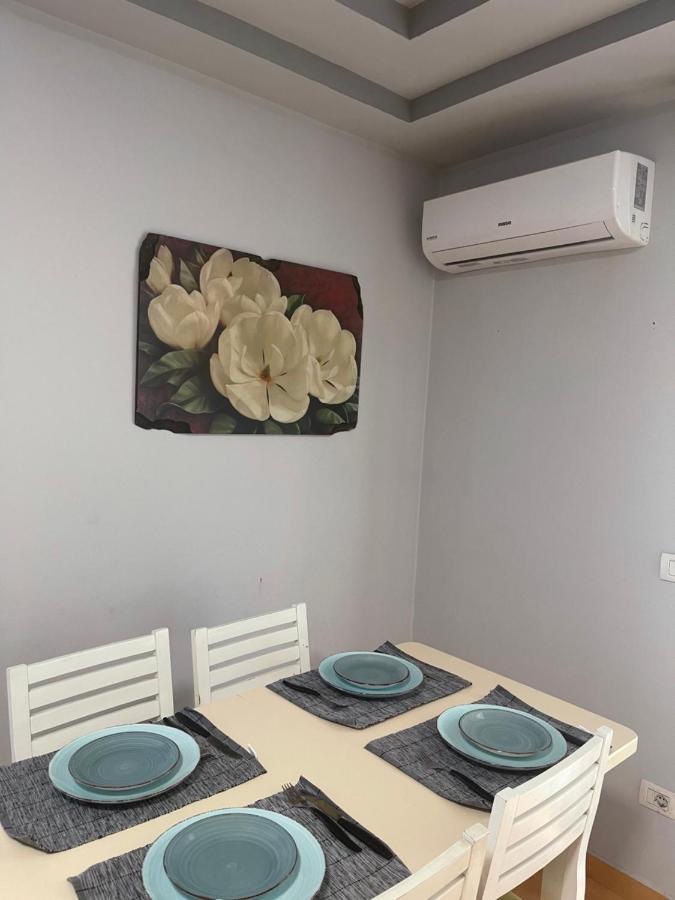 Bright And Cozy Appartamento Durrës